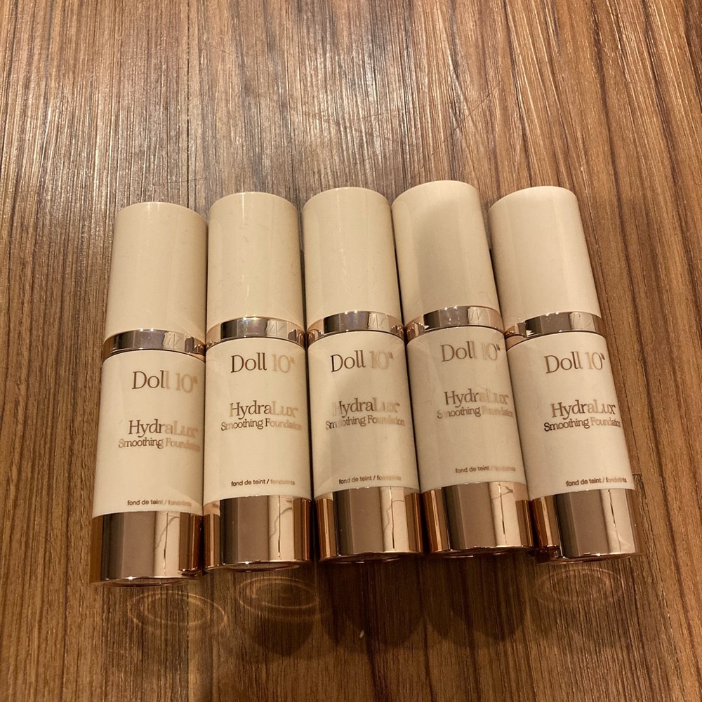 Doll 10 Hydralux Smoothing Foundation Shade Deep